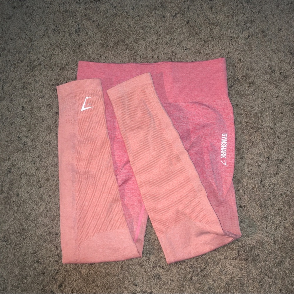 Gymshark coral ombré workout leggings.
